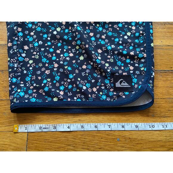 QUIKSILVER Black w/Multicolor Floral Boardshorts sz 32 - Picture 12 of 12
